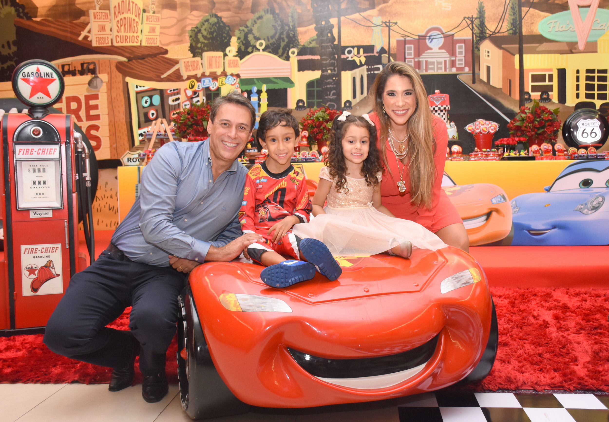 Thays de Araújo Mello Arantes e Emerson Arantes com os filhos Heloísa e Henrique. Foto: Luciana Lombardi