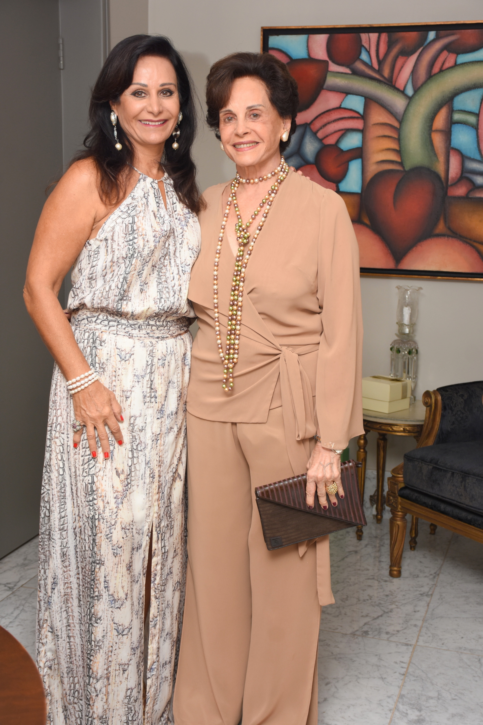 Eliana Caiado Canedo e Terezinha Caiado