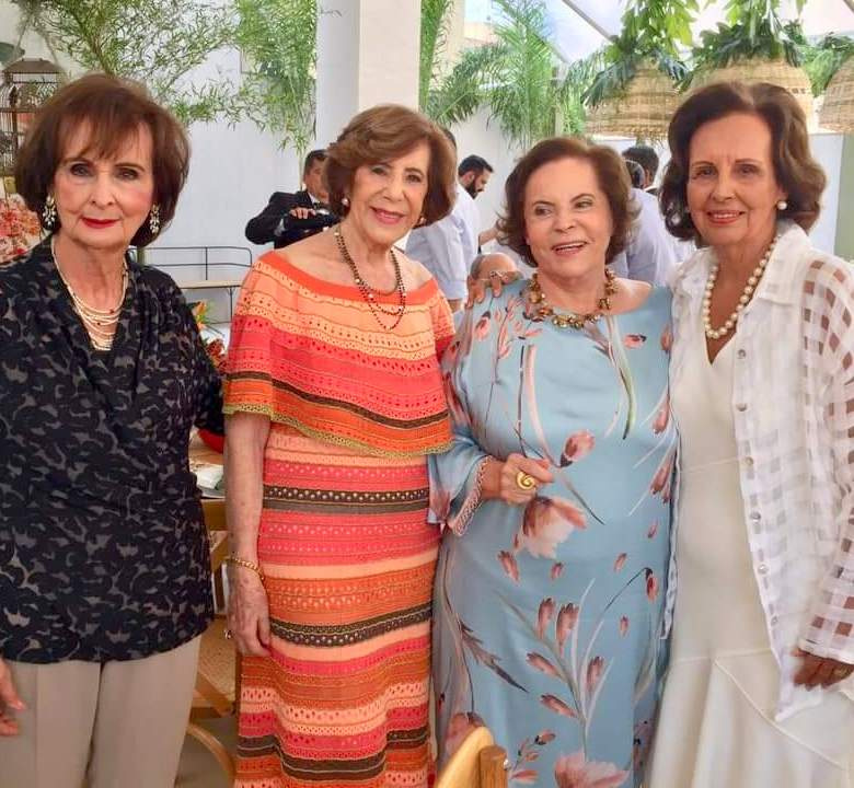 Marilda Arruda com as amigas