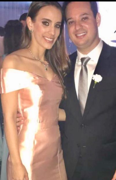Cirurgião plástico Dhyego Curado (irmão do noivo) e a radiologista Fernanda Calixto Abdalla