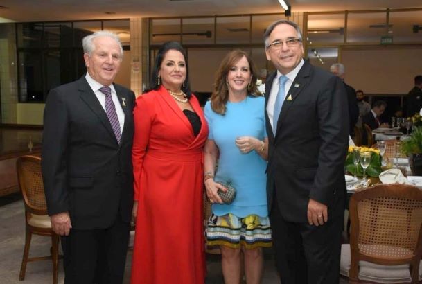 Pedro Alves-Suely Guanabara Alves e Claúdia-Sandro Mabel