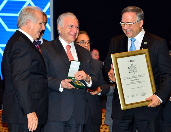 Pedro Alves de Oliveira passou comando da Fieg para Sandro Mabel na presença do presidente Michel Temer